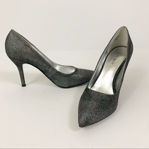NINE WEST Flax Pointed Toed Silver Sparkle Pump 7